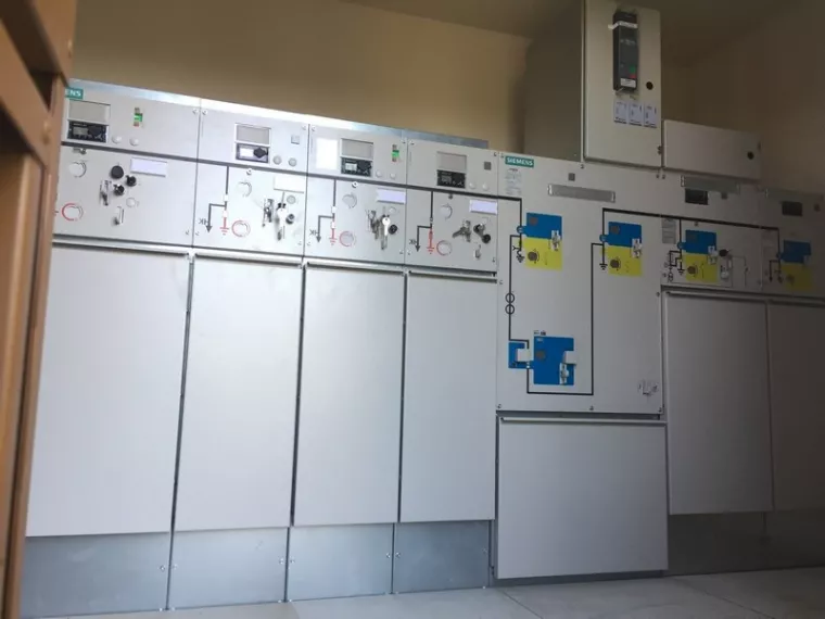Entreprise pour la mise en service de cellules HTA, Guyane, SAGEES